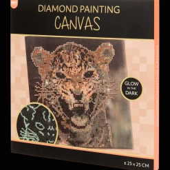Action Glow-in-the-dark diamond painting