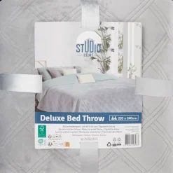 Studio Home velvet bedsprei